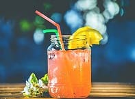 bebida y fruta